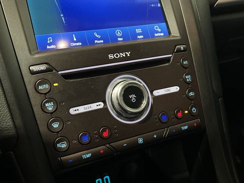 Used 2019 Ford Fusion Titanium image 21