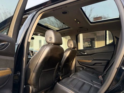 Used 2017 GMC Acadia Denali w/ Technology Package AWD/4WD image 11