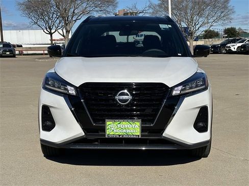 Used 2023 Nissan Kicks SR image 7
