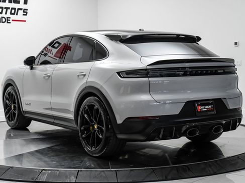 Used 2024 Porsche Cayenne Turbo GT AWD/4WD image 14