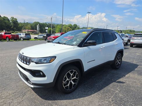 Used 2025 Jeep Compass Limited AWD/4WD image 7