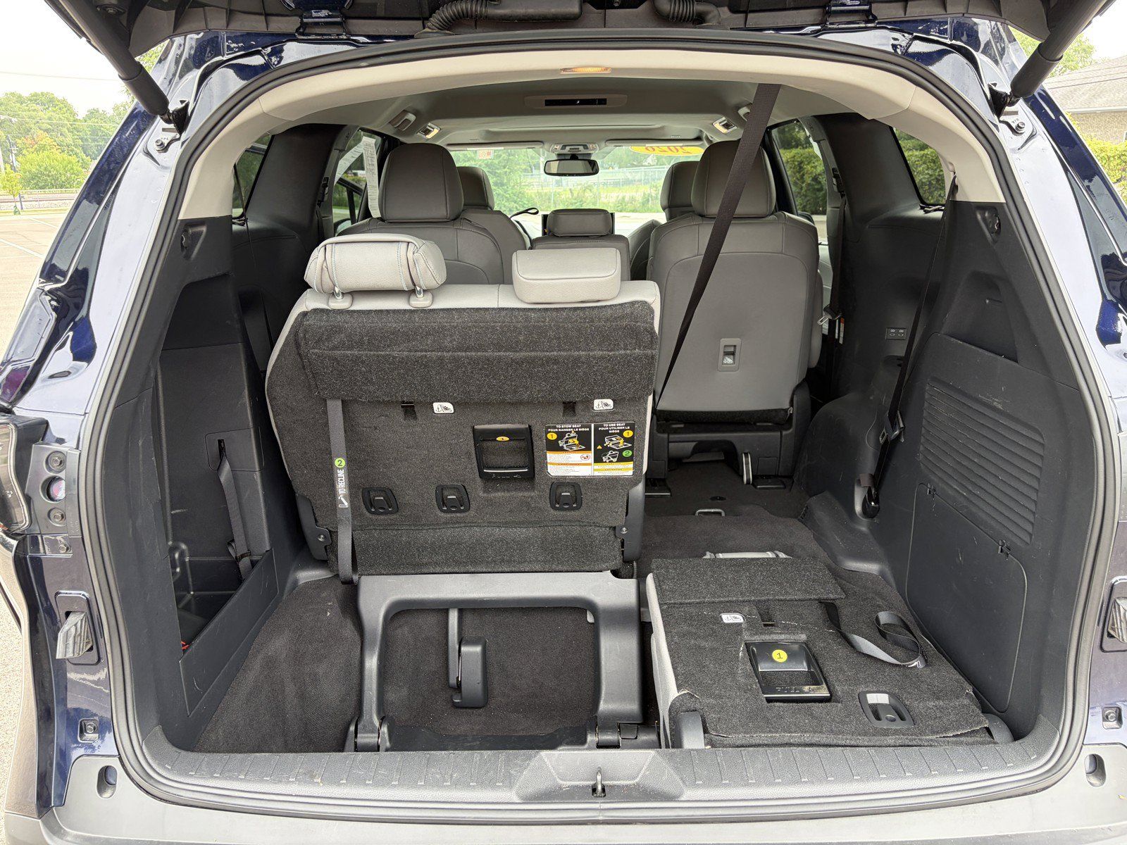 Used 2026 Toyota Sienna XLE FWD image 43
