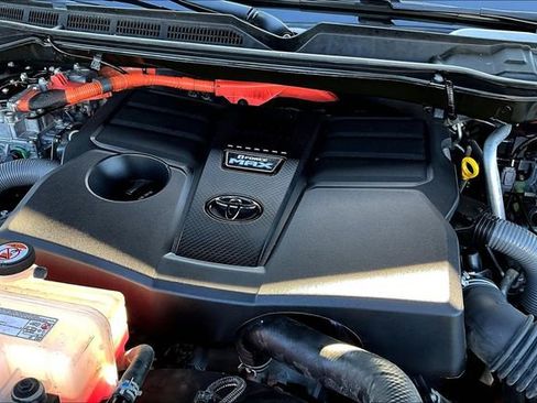 Used 2024 Toyota Sequoia TRD Pro AWD/4WD image 31