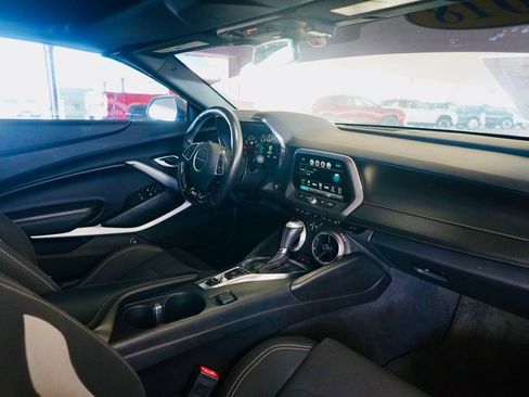 Used 2018 Chevrolet Camaro SS image 6