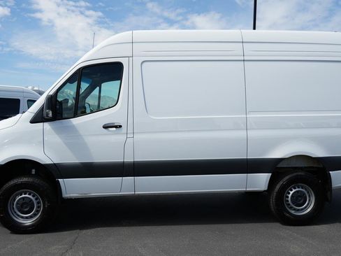 Used 2024 Mercedes-Benz Sprinter 144 Cargo image 4