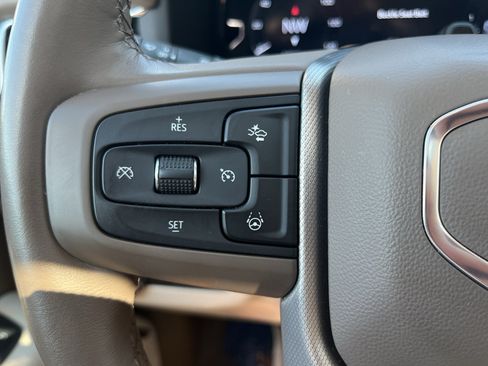 Used 2024 GMC Yukon XL Denali w/ Denali Reserve Package AWD/4WD image 19