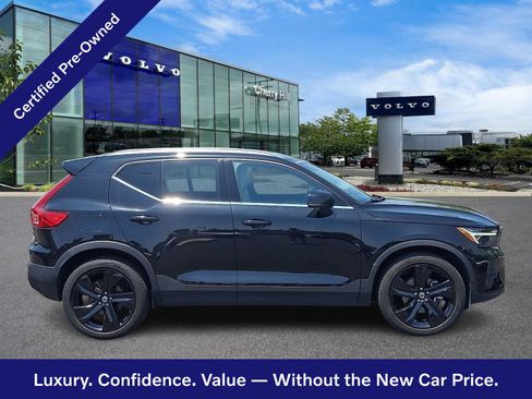 Certified 2024 Volvo XC40 B5 Ultimate w/ Climate Package AWD/4WD image 8