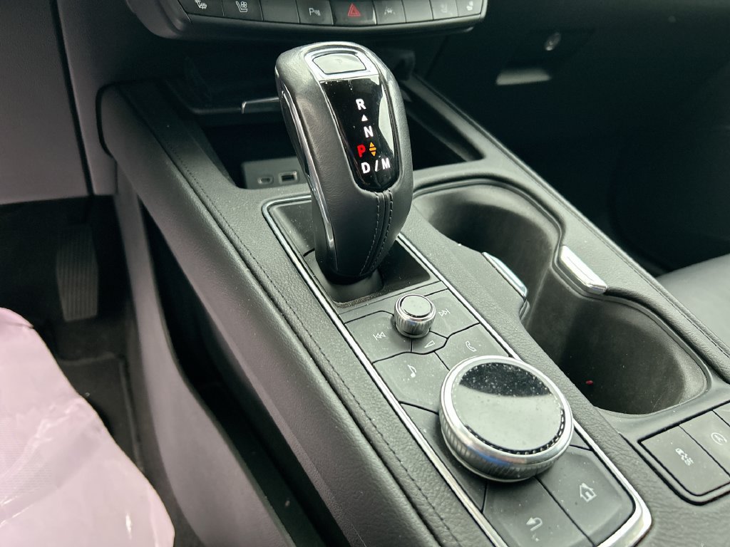 Used 2019 Cadillac XT4 Premium Luxury AWD/4WD image 18
