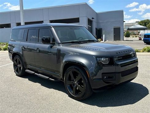 New 2025 Land Rover Defender 130 X-Dynamic SE image 9