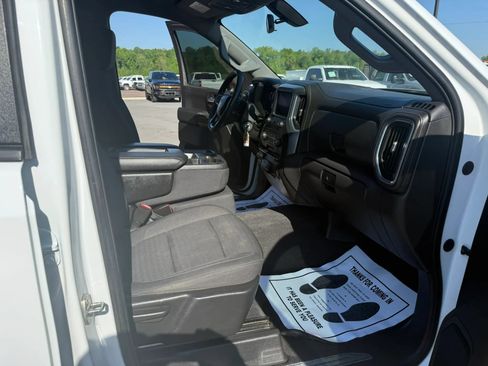 Used 2020 Chevrolet Silverado 1500 LT w/ Z71 Off-Road Package AWD/4WD image 16