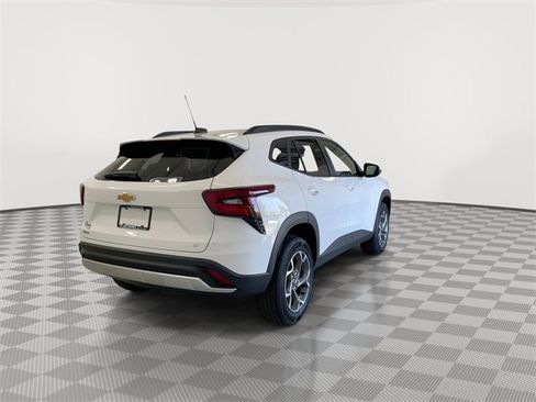 New 2025 Chevrolet Trax LT w/ Driver Confidence Package image 11