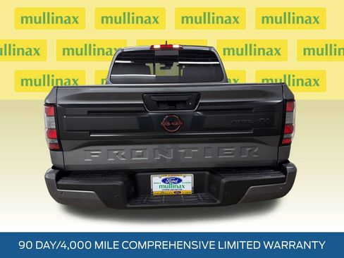 Used 2026 Nissan Frontier PRO-4X AWD/4WD image 9