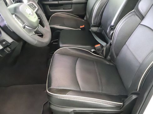 Used 2026 RAM 2500 Laramie AWD/4WD image 30
