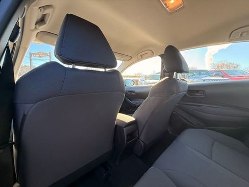 Used 2022 Toyota Corolla LE image 16