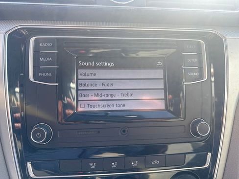 Used 2017 Volkswagen Passat 1.8T S image 23