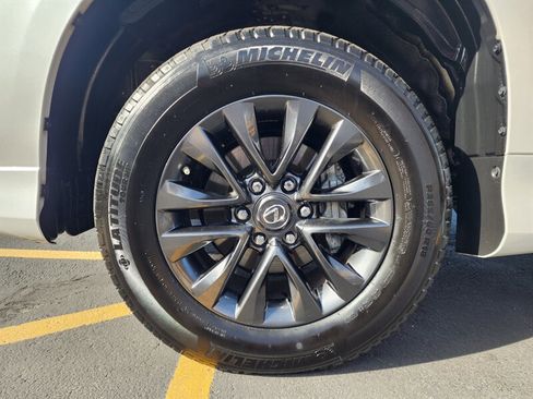 Used 2023 Lexus GX 460 Premium image 22