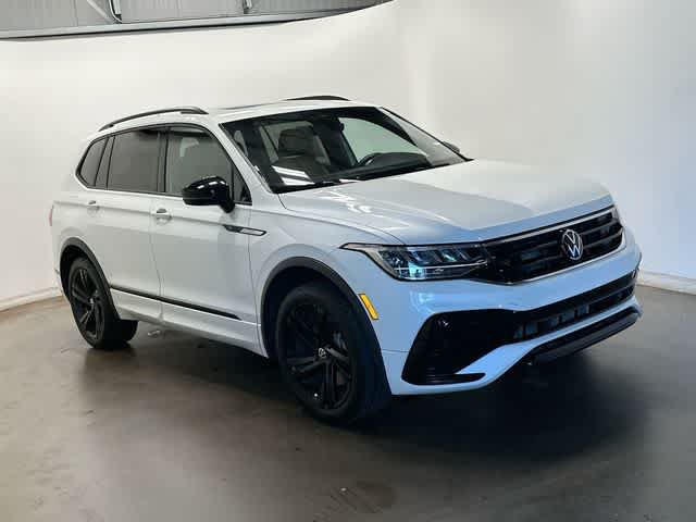 Used 2023 Volkswagen Tiguan SE R-Line FWD image 33