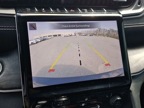 Used 2022 Jeep Grand Cherokee L Limited AWD/4WD image 18