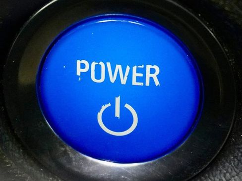 Used 2017 Chevrolet Volt Premier w/ Driver Confidence II Package image 33