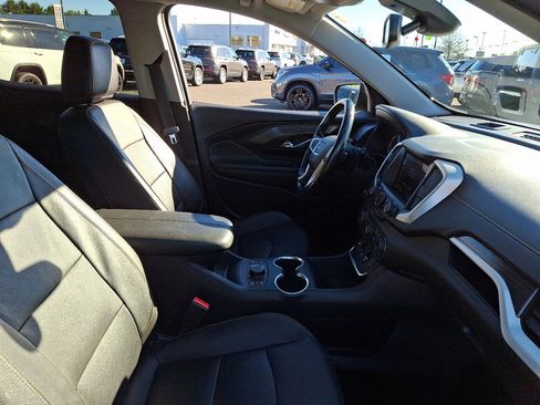 Used 2021 GMC Terrain SLT image 12