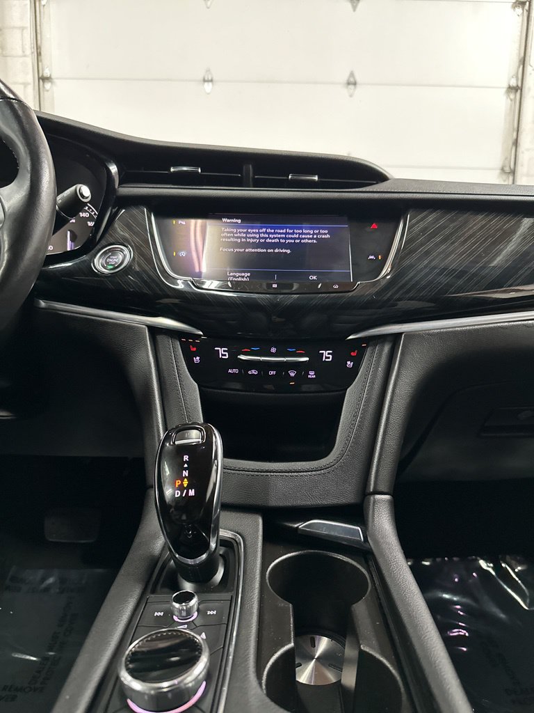 Used 2020 Cadillac XT6 Premium Luxury AWD/4WD image 23