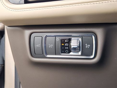 Used 2021 Lincoln Aviator 2WD image 21