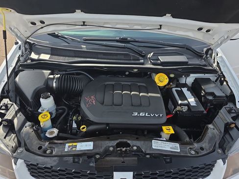 Used 2017 Dodge Grand Caravan GT image 33