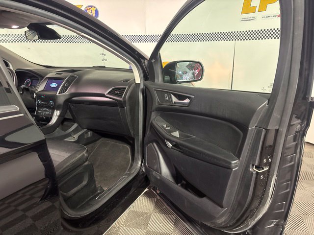 Used 2020 Ford Edge SE AWD/4WD image 13