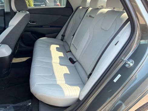 Certified 2026 Hyundai Elantra Limited FWD image 5