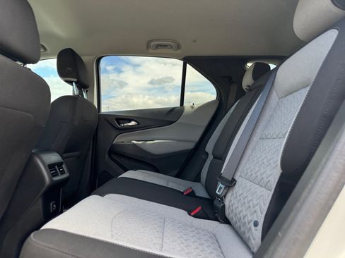 Used 2022 Chevrolet Equinox LT image 17