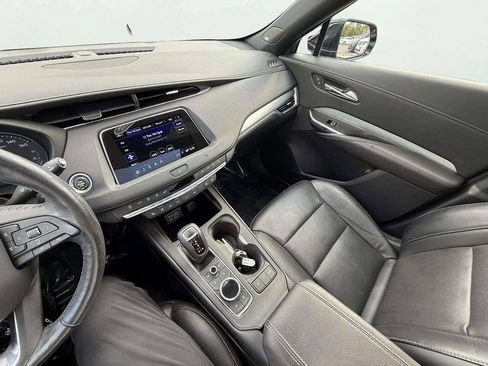 Used 2019 Cadillac XT4 Premium Luxury AWD/4WD image 18