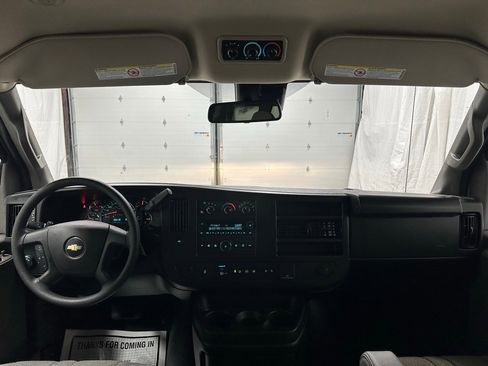 Used 2025 Chevrolet Express 3500 LT w/ LT Preferred Equipment Group image 31