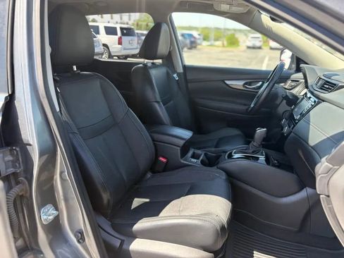 Used 2017 Nissan Rogue SL w/ SL Premium Package AWD/4WD image 16