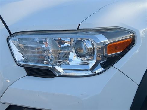 Used 2023 Toyota Tacoma SR5 image 9