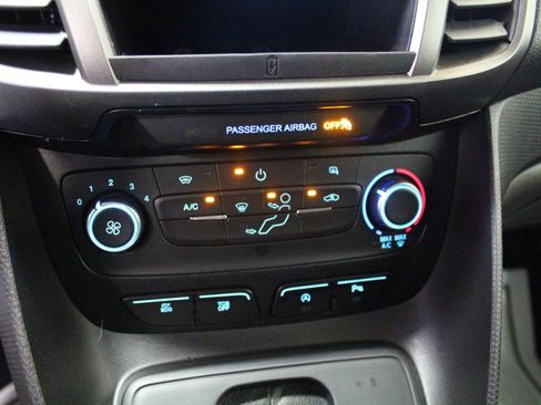 Used 2019 Ford Transit Connect XLT FWD image 14