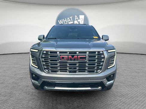 Used 2026 GMC Yukon XL Denali w/ Sun & Power Step Package AWD/4WD image 9
