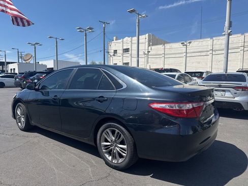 Used 2017 Toyota Camry SE image 19
