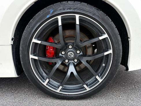 Used 2020 Nissan 370Z NISMO RWD image 10
