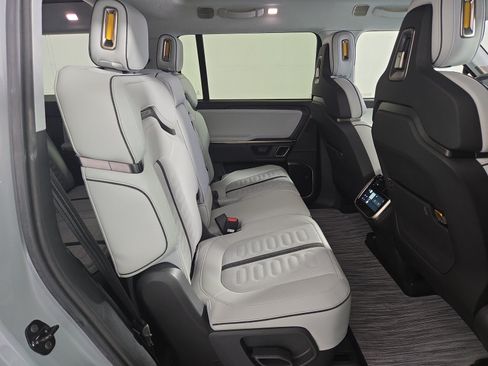Used 2024 Rivian R1S Adventure AWD/4WD image 23