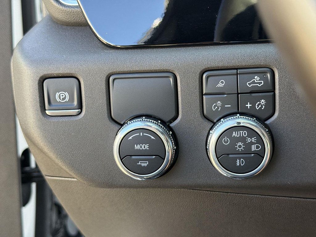 Used 2026 GMC Sierra 1500 SLT RWD image 17