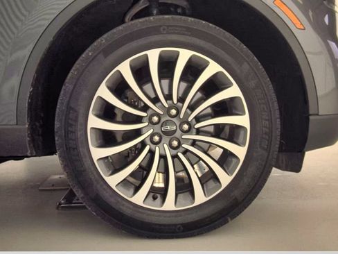 Used 2022 Lincoln Aviator AWD w/ Premium Package image 22