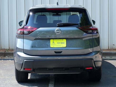 Used 2025 Nissan Rogue SV FWD image 44