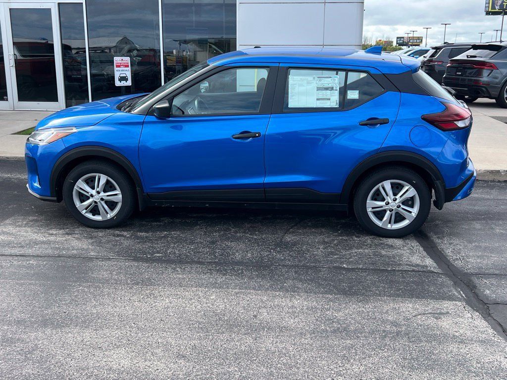 Certified 2025 Nissan Kicks Play S FWD image 16