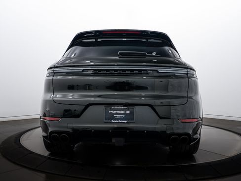 Certified 2025 Porsche Cayenne GTS image 6