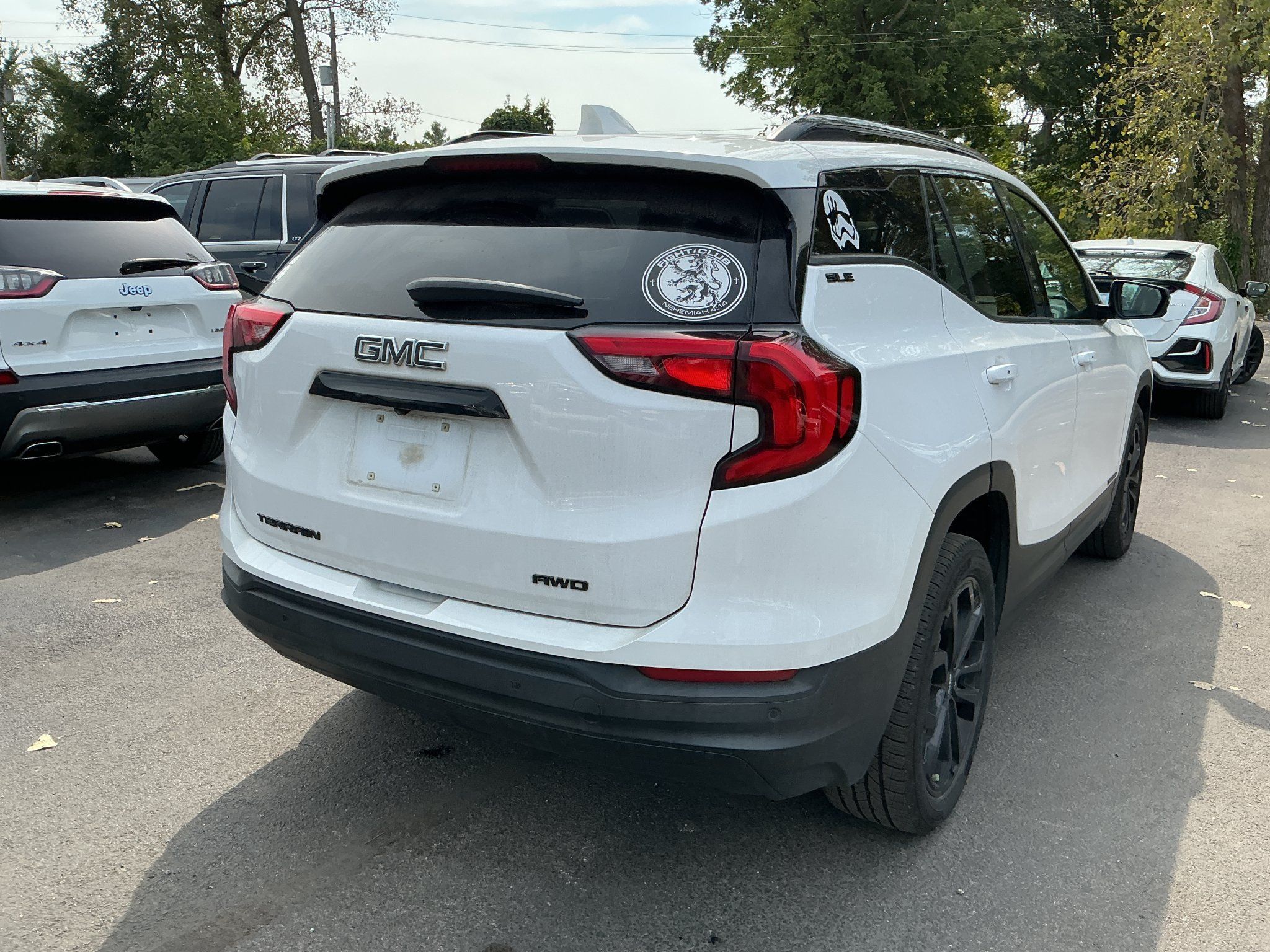 Used 2020 GMC Terrain SLE w/ Driver Convenience Package AWD/4WD image 3