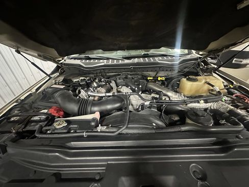 Used 2017 Ford F250 Lariat w/ Lariat Ultimate Package AWD/4WD image 38