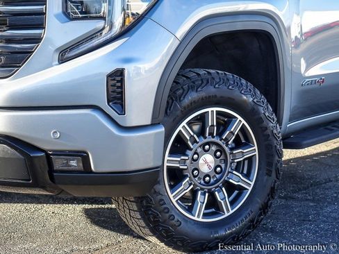 Used 2024 GMC Sierra 1500 AT4 w/ Technology Package image 4
