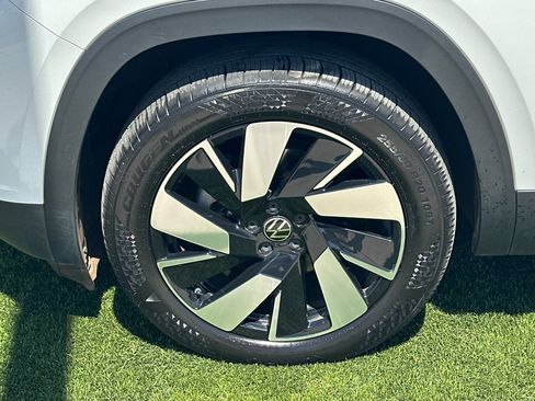 Certified 2024 Volkswagen Atlas Cross Sport SE AWD/4WD image 25