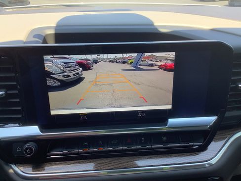 Used 2025 Chevrolet Silverado 1500 LT image 17