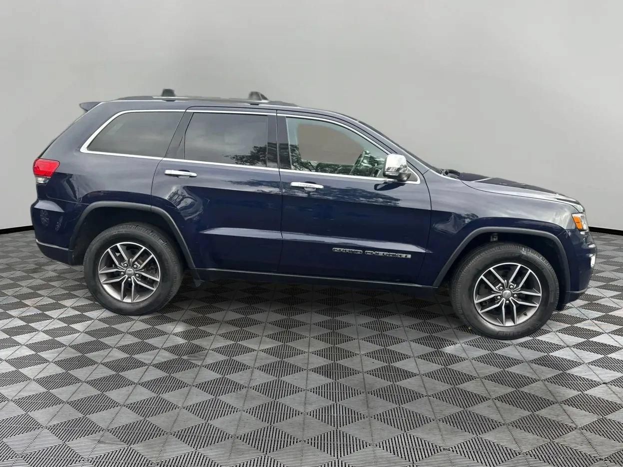 Used 2017 Jeep Grand Cherokee Limited AWD/4WD image 4